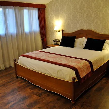 Hotel Husa Sant Bernat 3*