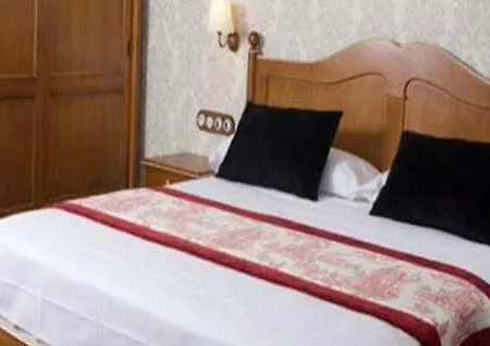 Husa Sant Bernat Otel
